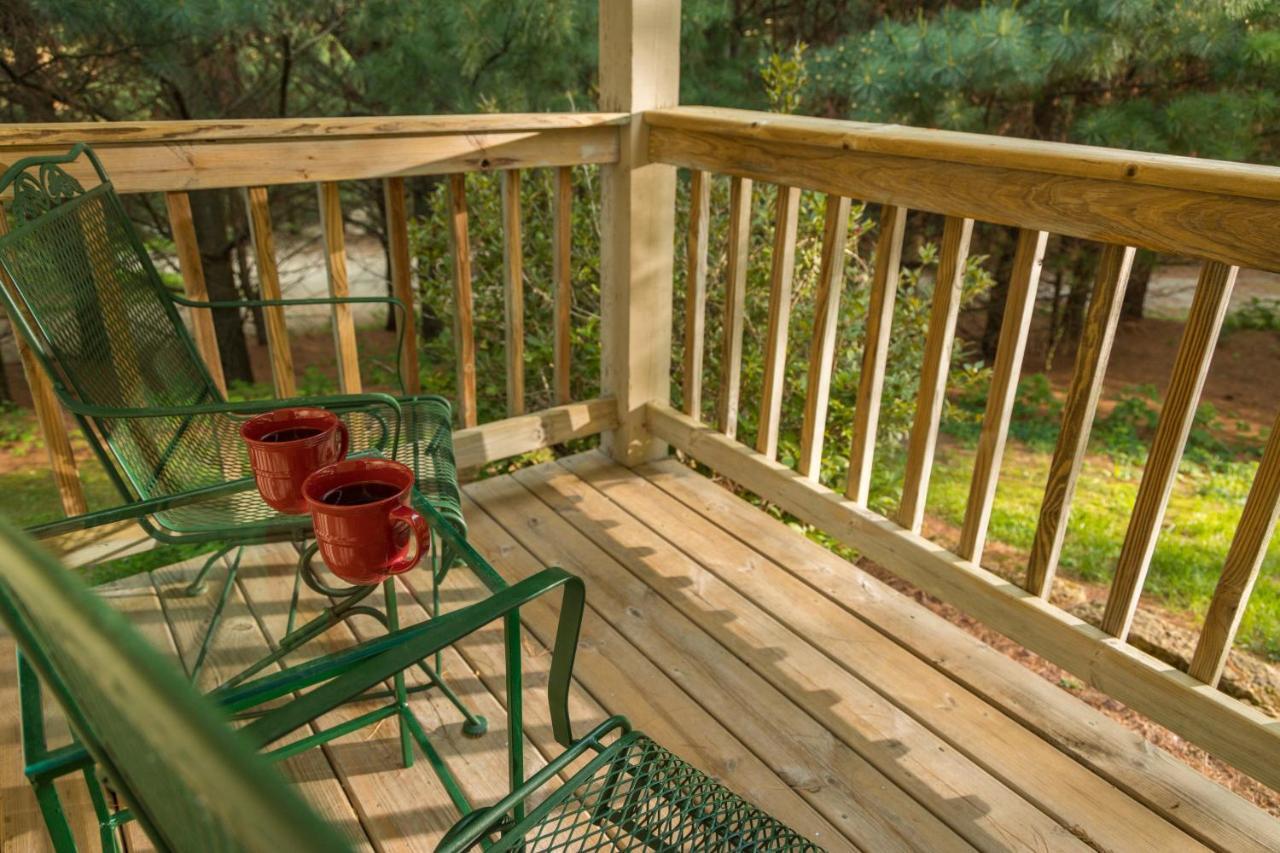 Hawk Valley Retreat & Cottages Галена Екстериор снимка