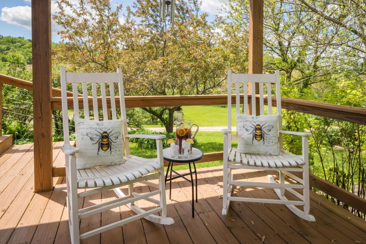 Hawk Valley Retreat & Cottages Галена Екстериор снимка